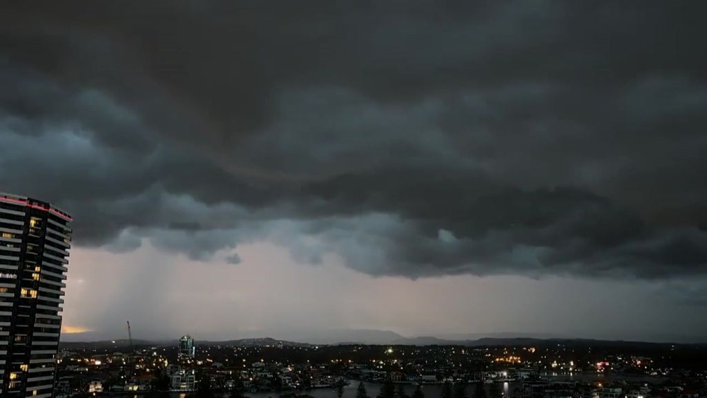 A Timelapse Of The Storms Sweeping Over Brisbane. - ABC News