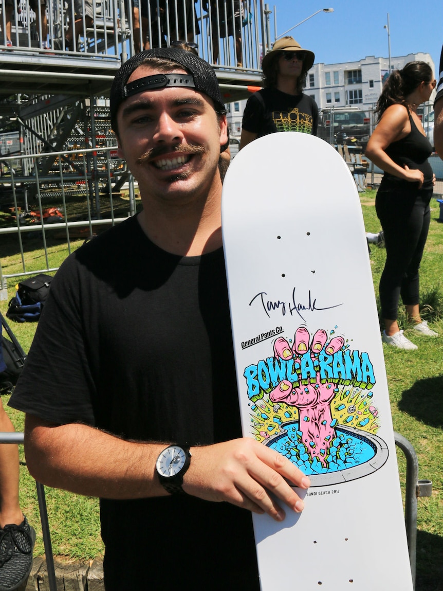 Bondi skateboard fan