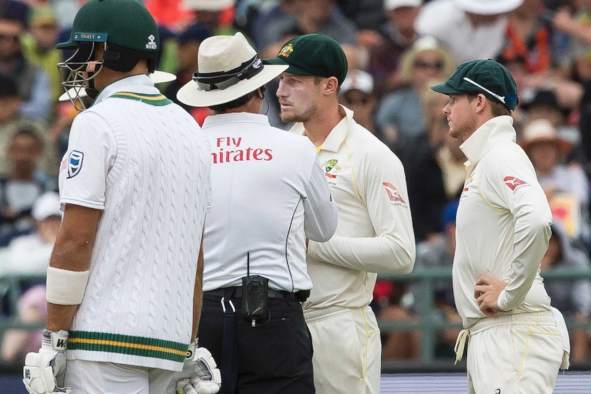 Cameron Bancroft talks to umpires in Cape Town