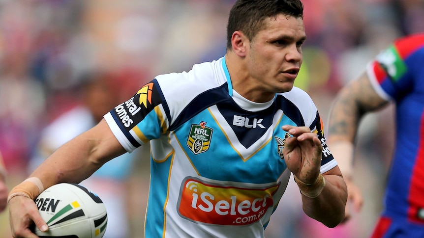 James Roberts makes a run for the Titans