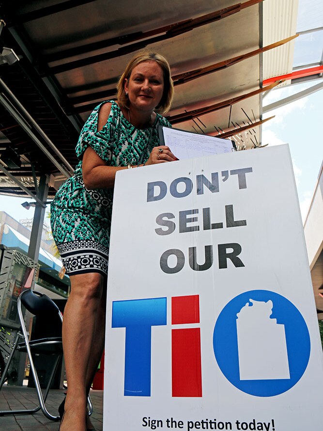 Northern Territory Opposition Leader Delia Lawrie at TIO petition in Darwin's Smith Street Mall