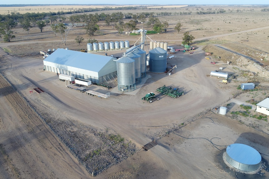 Une photo aérienne de la propriété de South Callandoon à la frontière du QLD près de Goondiwindi.