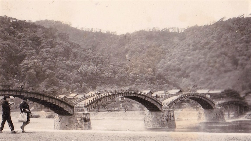 Doug Watson's photograph from 1947 of the Kintai Bridge in Iwakuni.