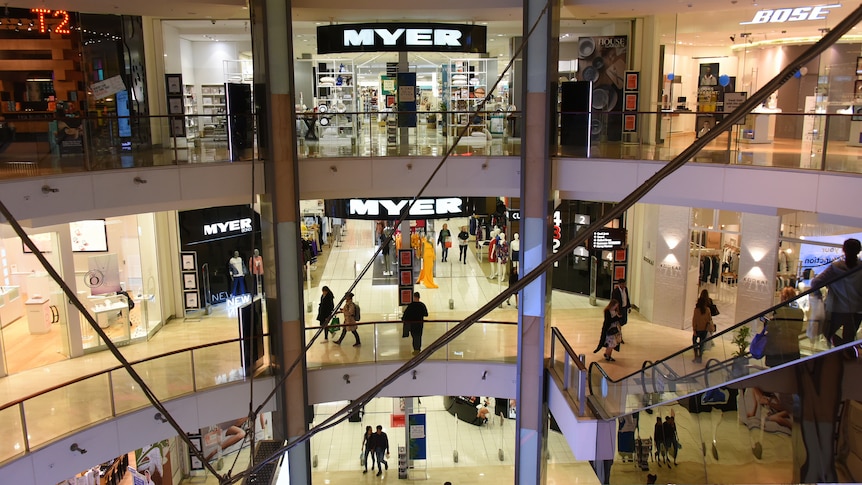 Sydney man contracted COVID-19 during trip to Myer, masks back on public transport