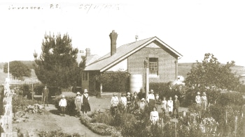 Gundaroo Public School in 1916.