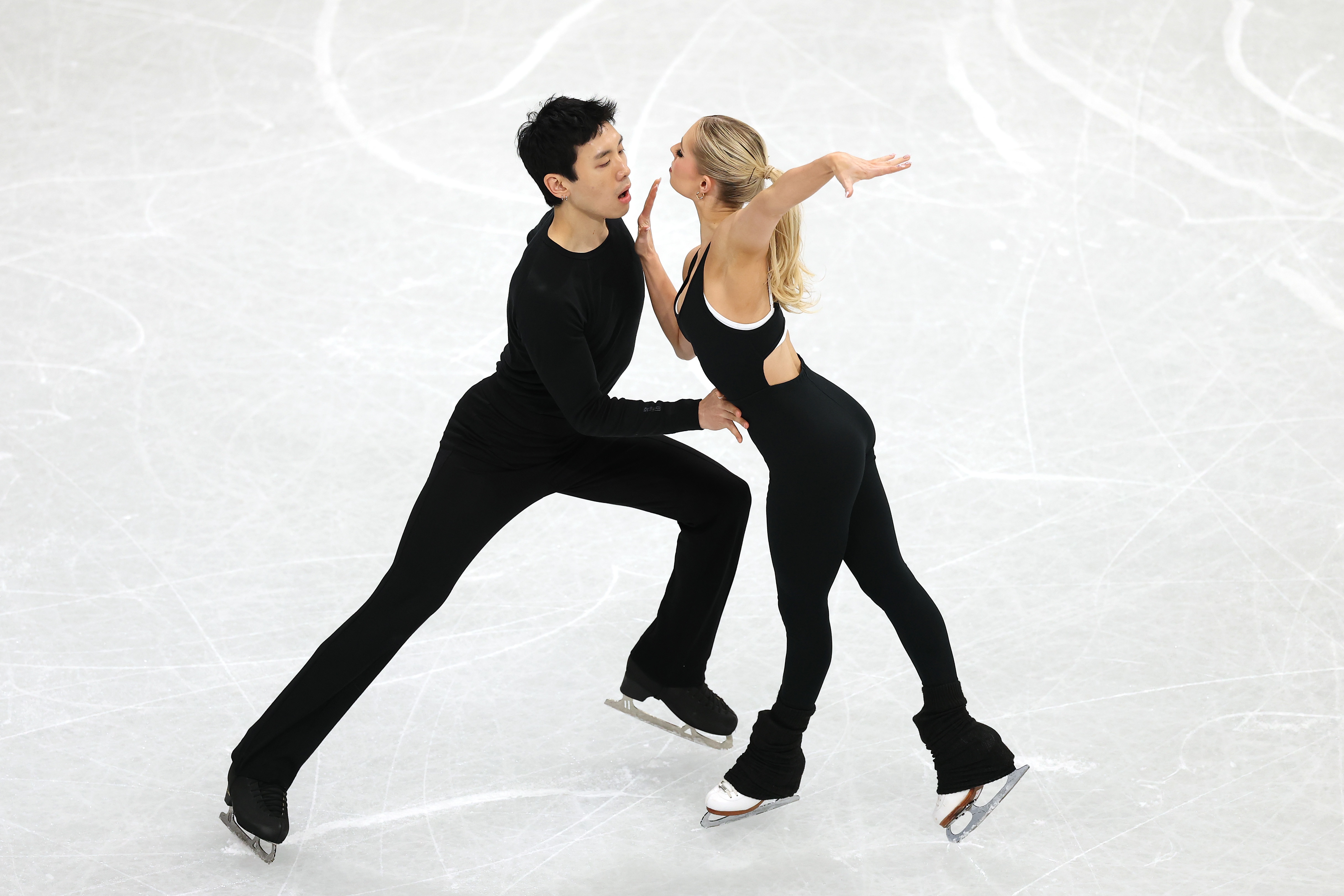 Live: Freestyle skiing, snowboarding and Australian ice dance duo in action 