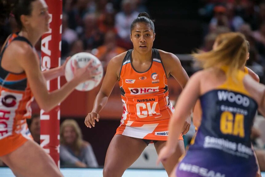 Kristiana Manu'a playing for the Giants against Sunshine Coast Lightning in the 2020 Super Netball season.