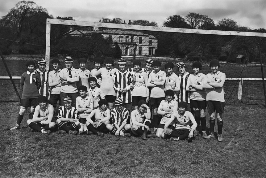 England V France group photo 1920