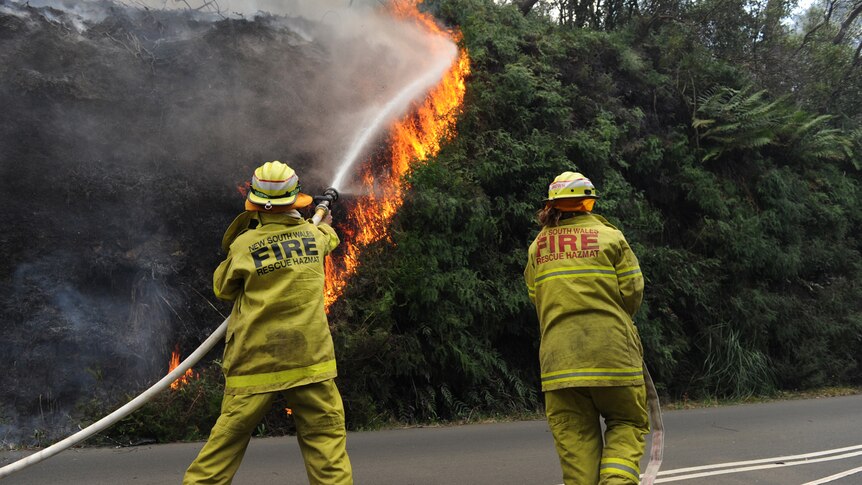 NSW Fire Brigade crews fight a fire in Leura in the Blue Mountains west of Sydney, on Tuesday September 20, 2011.