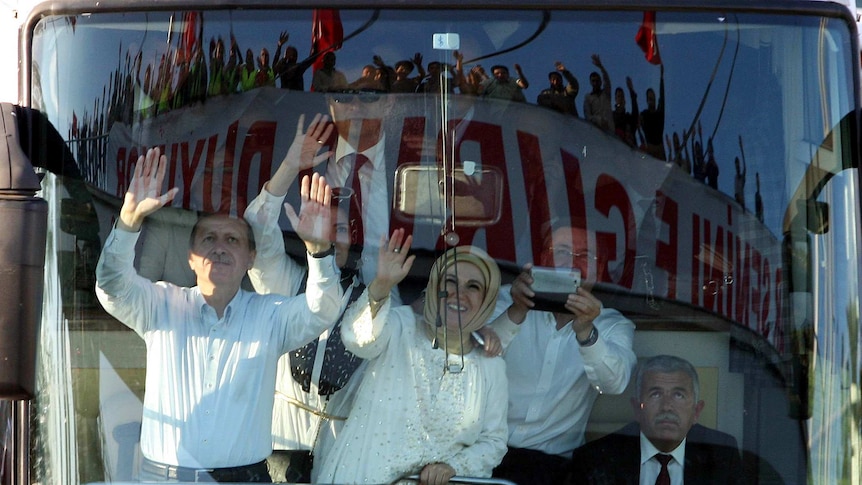 Erdogan greets supporters in Ankara
