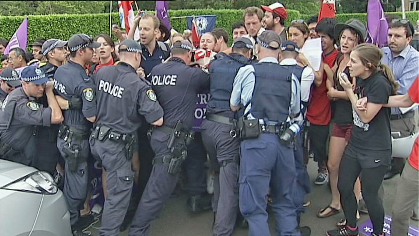 Strikers clash with police at Sydney Uni