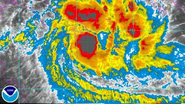 Satellite image of Cyclone Ita moving towards Queensland