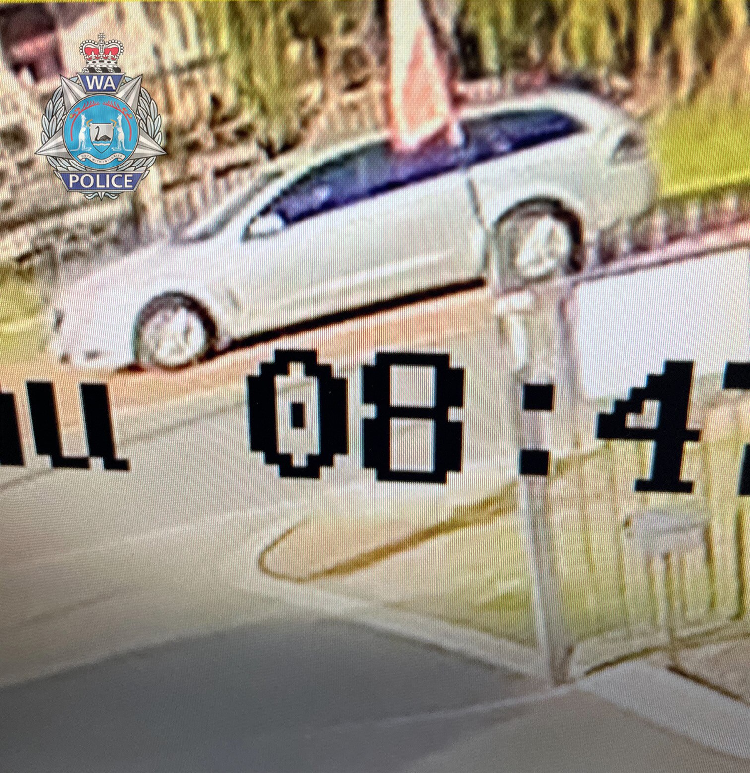 Police hunting alleged armed robber on the run after Busselton gun ...