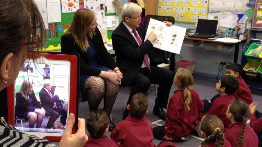 Prime Minister Kevin Rudd reads to students Brentwood Park Primary School in Berwick.