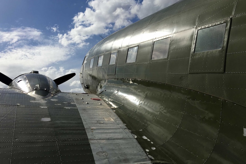 DC-3 aeroplane wing