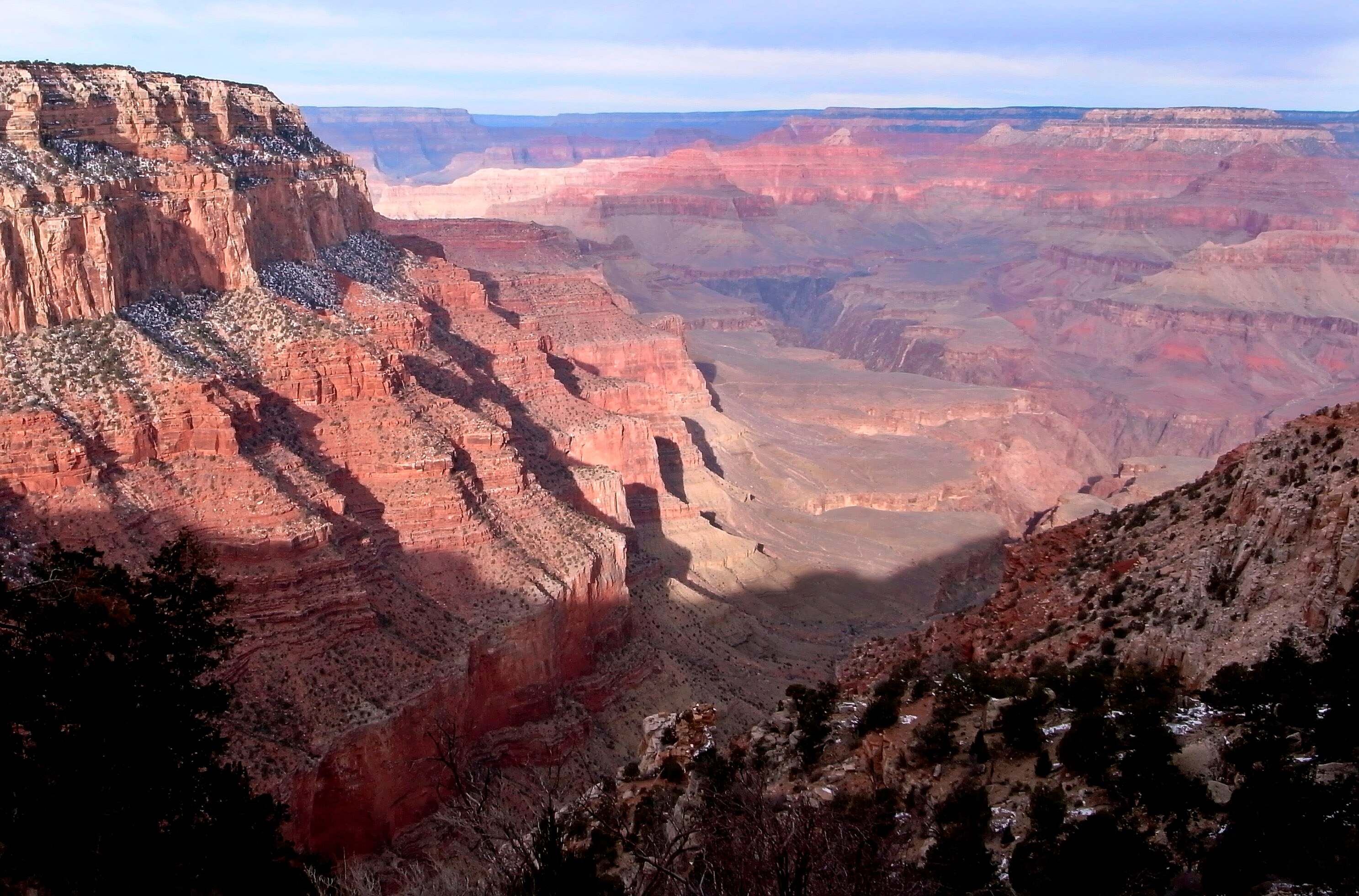 Man dies in the Grand Canyon after trying to hike over 30km in one day ...