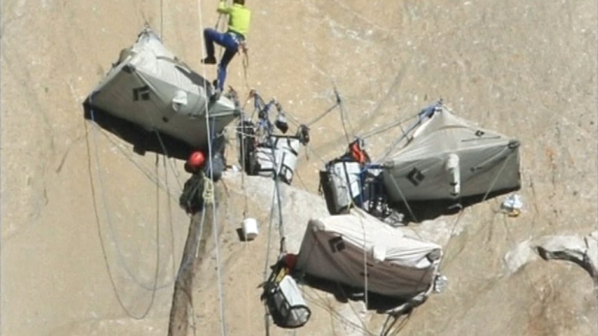 US climbers attempt to scale Yosemite National Park's El Capitan rock face without tools