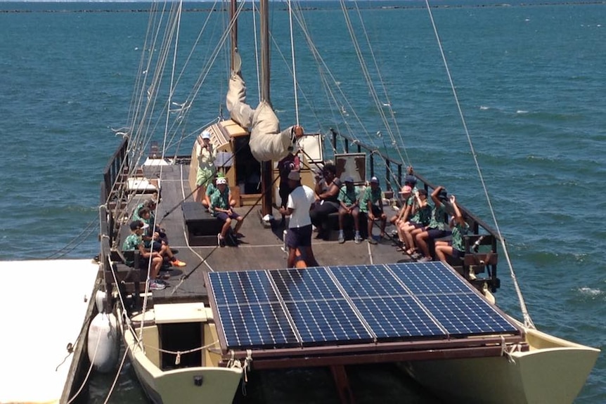 Fijian Uto Ni Yalo traditional canoe