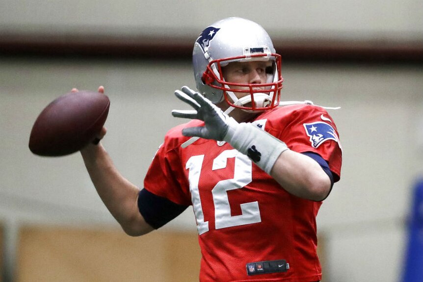Tom Brady throws in practice.