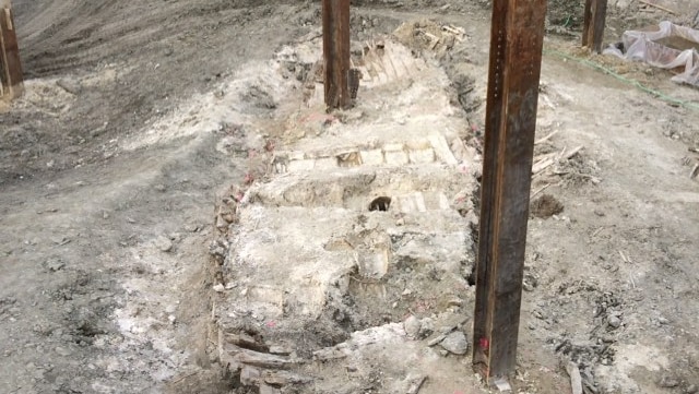 A clear outline of the 19th Century Seaport shipwreck in Boston