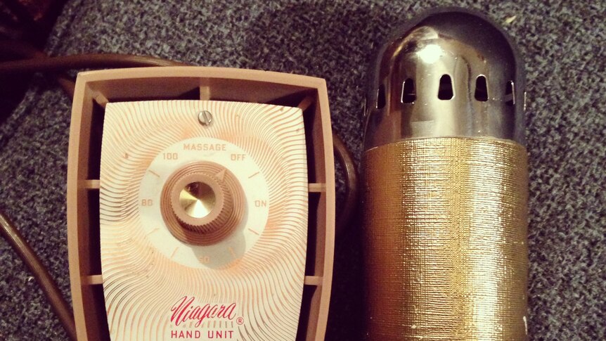 The Niagara Hand Unit, a 1950s-era vibrator.