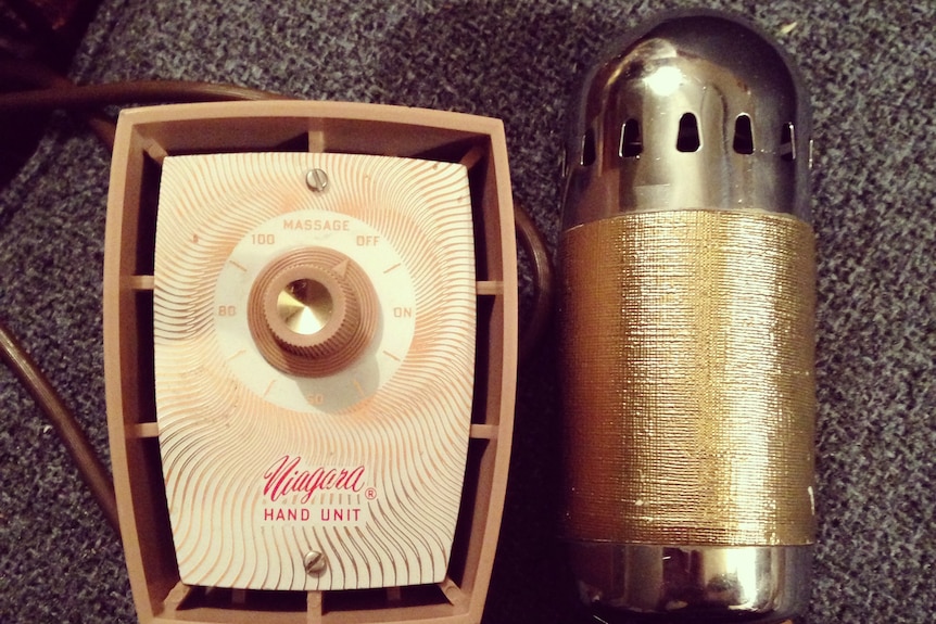 The Niagara Hand Unit, a 1950s-era vibrator.