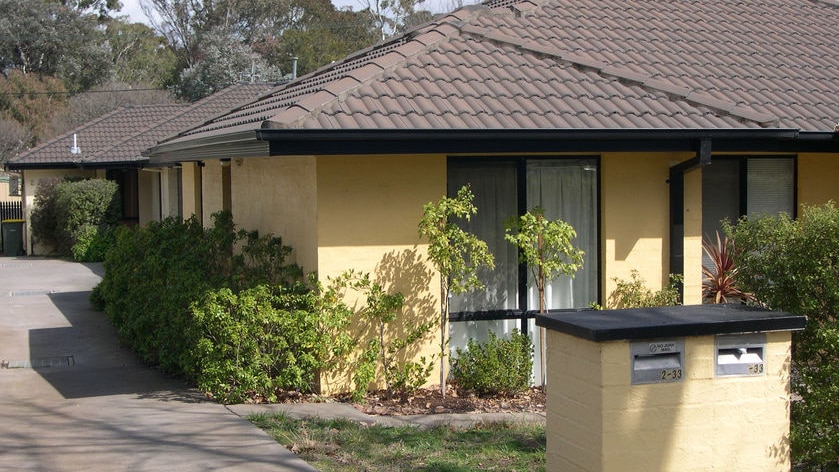 Photo showing two small houses built on one block of land at Ainslie in Canberra.