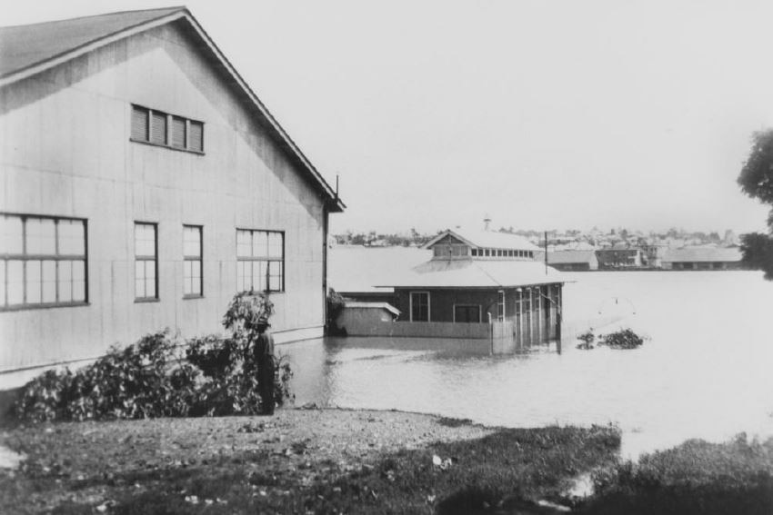 Buildings flooded by Brisbane River in 1931