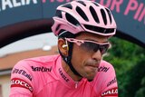 Alberto Contaodr arrives for Giro seventh stage