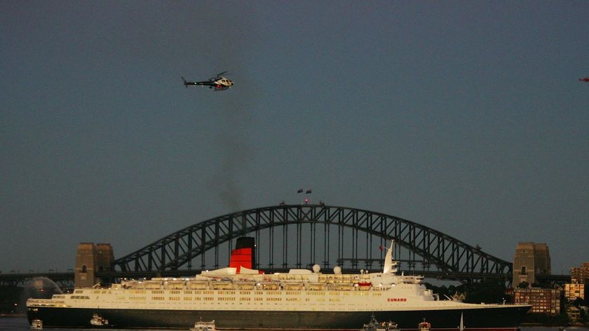 The Queen Elizabeth 2 arrives in Sydney for the last time