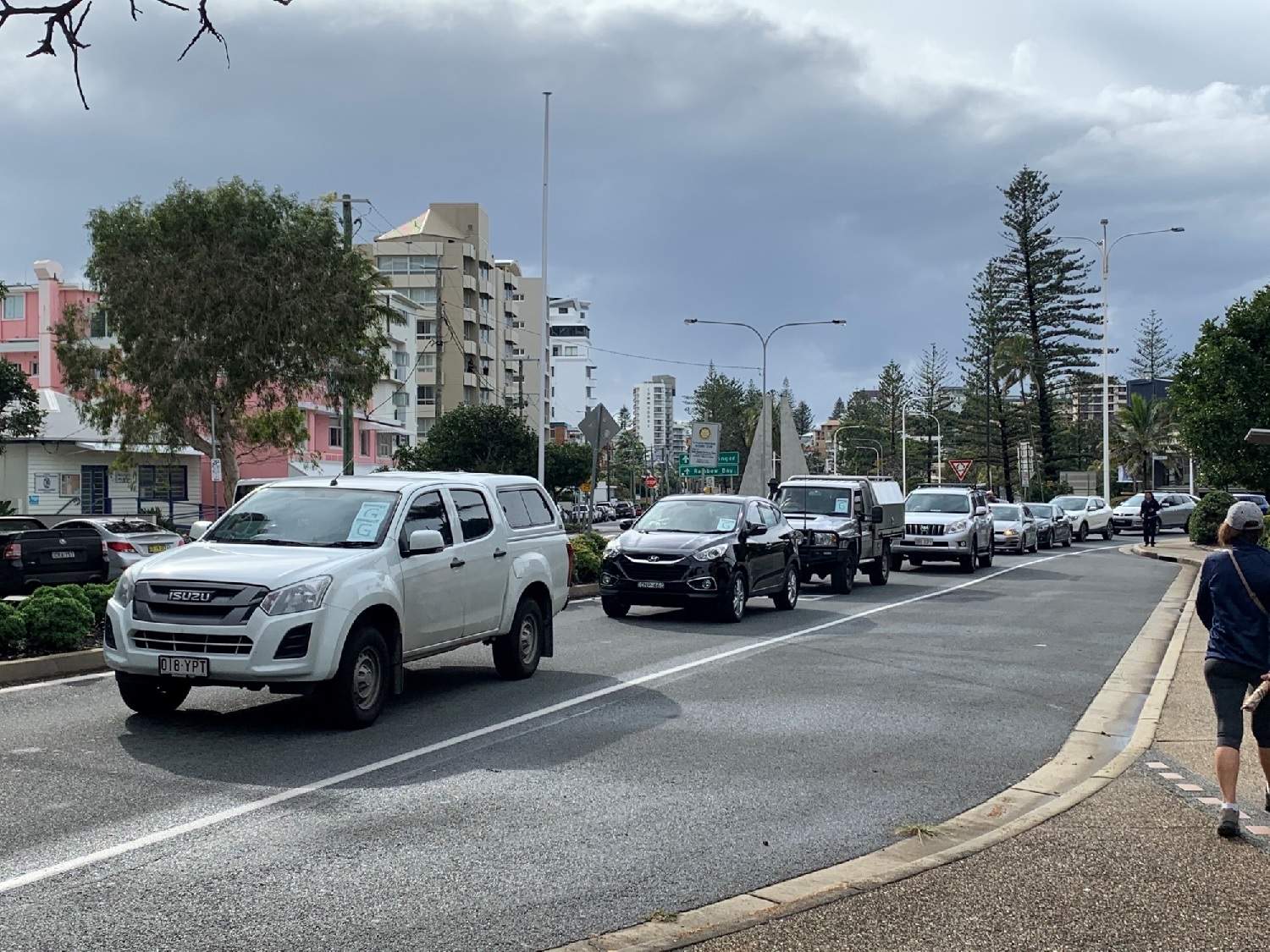 Interstate Visitors Pour Into Queensland As Borders Reopen After Four ...