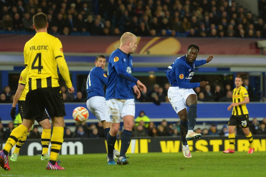 Romelu Lukaku scores for Everton against Young Boys