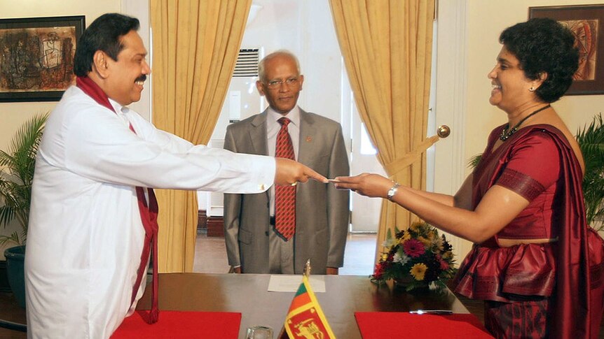 Shirani Bandaranayake with Mahinda Rajapaksa in Sri Lanka