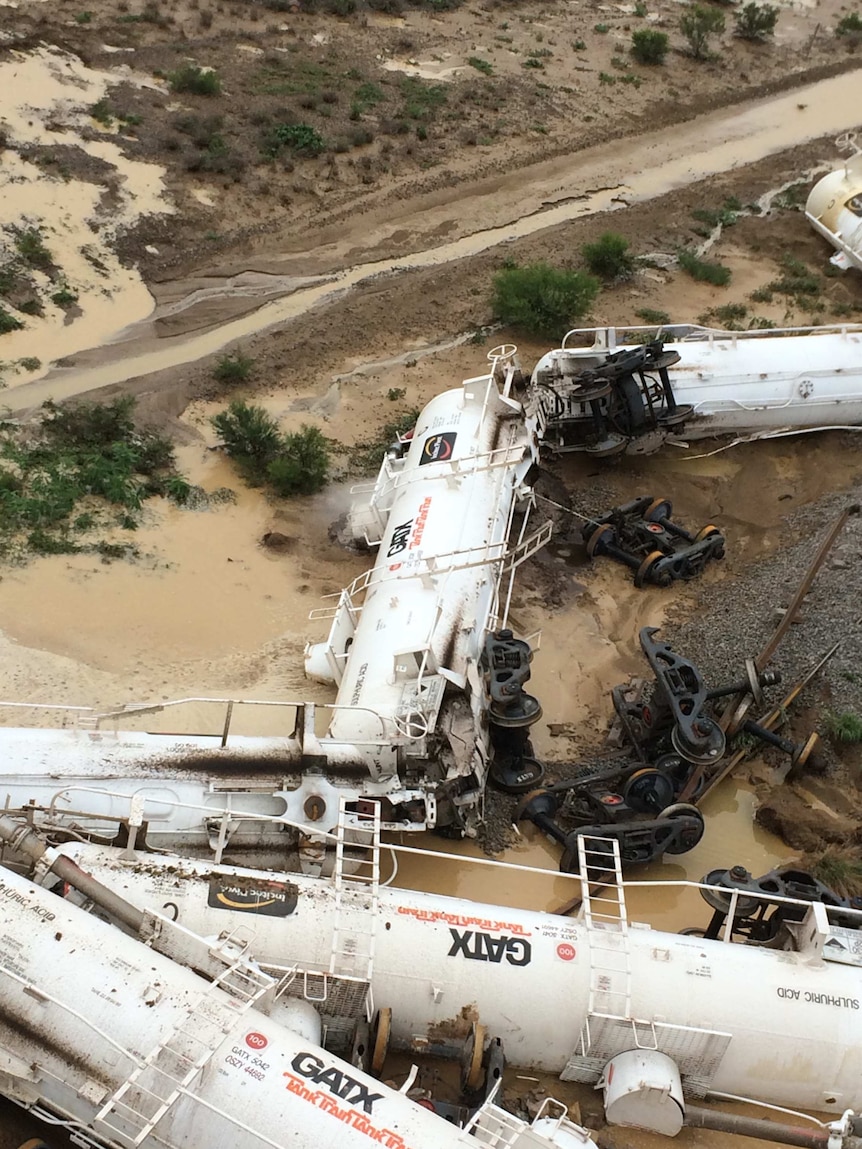 Train derails near Julia Creek