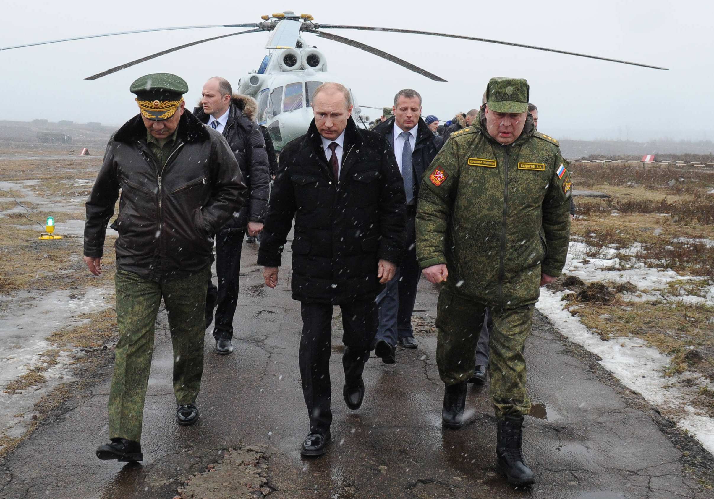 Putin arrives to watch military exercises in the Leningrad region, March 3 2014
