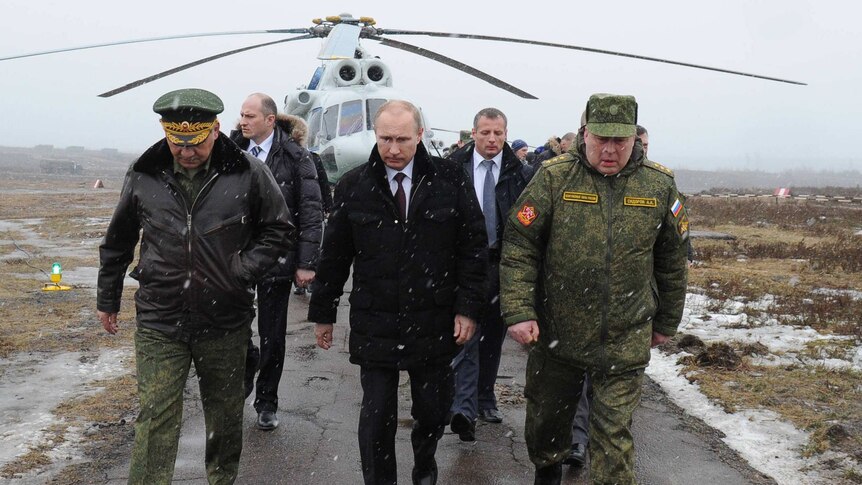 Putin arrives to watch military exercises