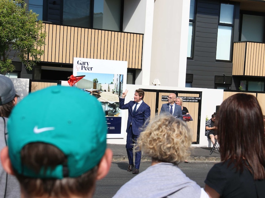 Balaclava property auction, Melbourne, April 2018.