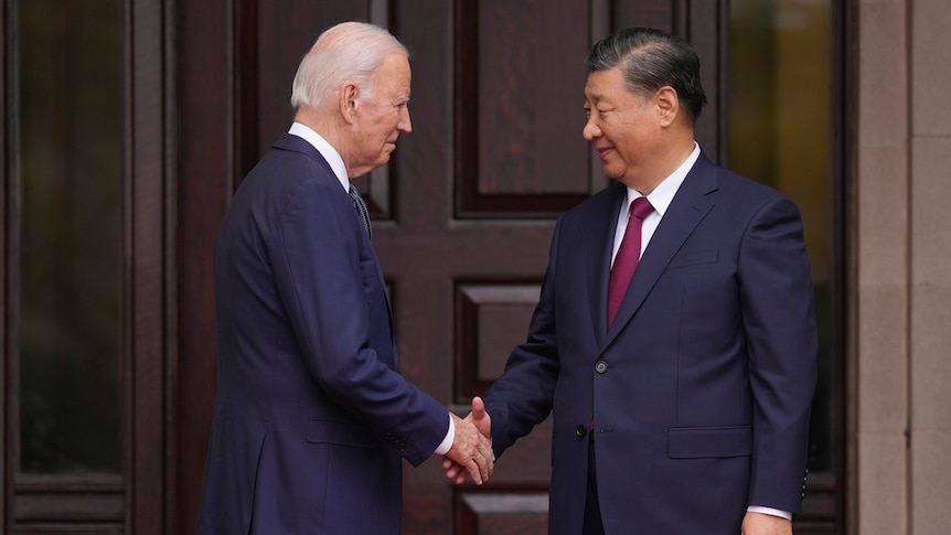 美国总统拜登在旧金山以南的费罗丽庄园与到访的中国国家主席习近平会晤。