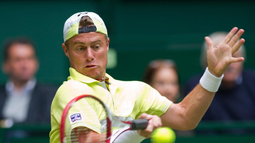 Lleyton Hewitt easily dispatched Argentine Leonardo Mayer 6-2, 6-3.