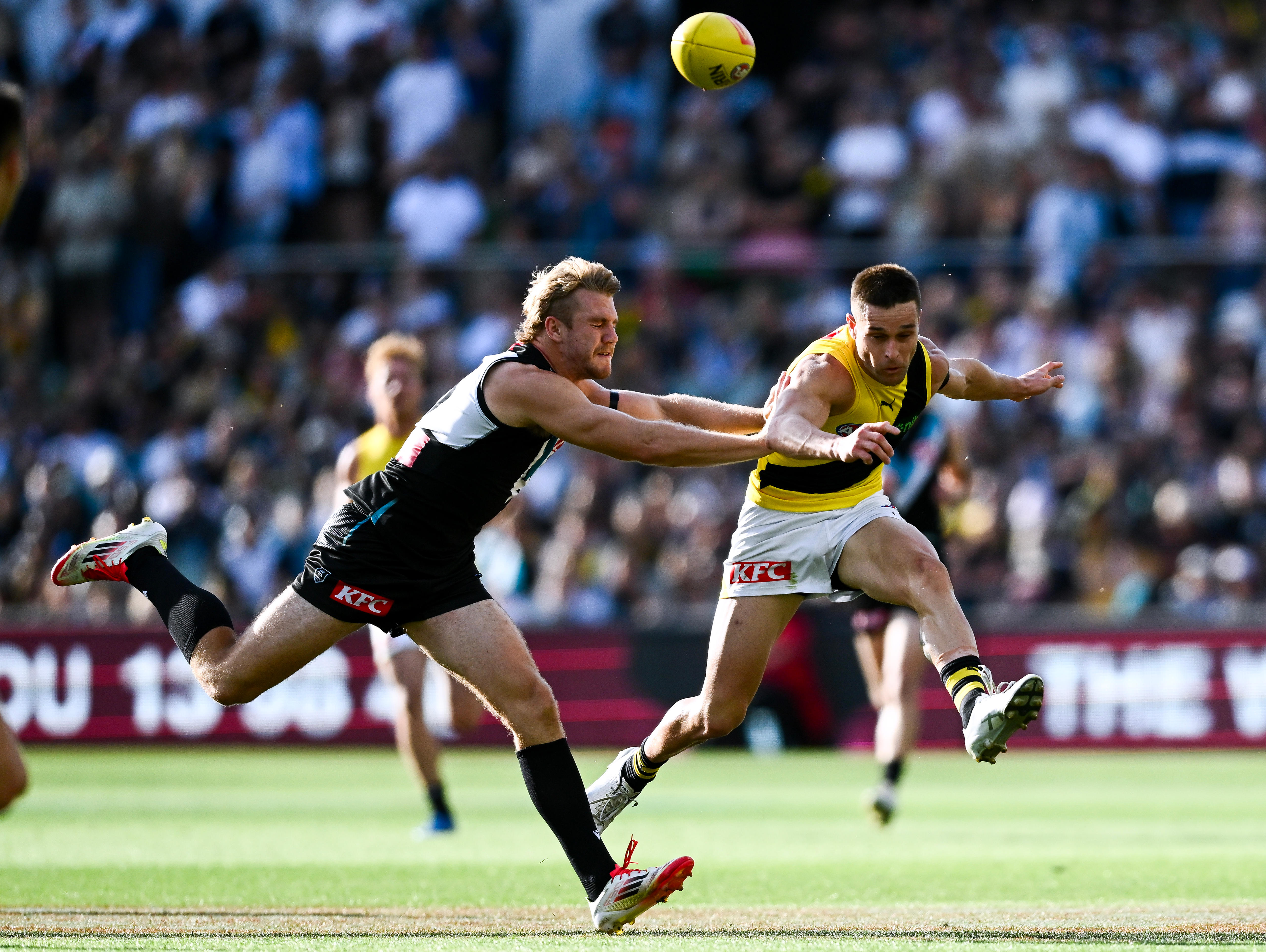 Live: Tigers, Power at the MCG kick off an Easter double-header