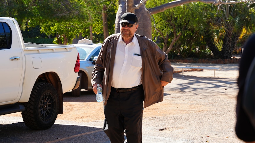 Christopher Saunders walks into court in Broome. 