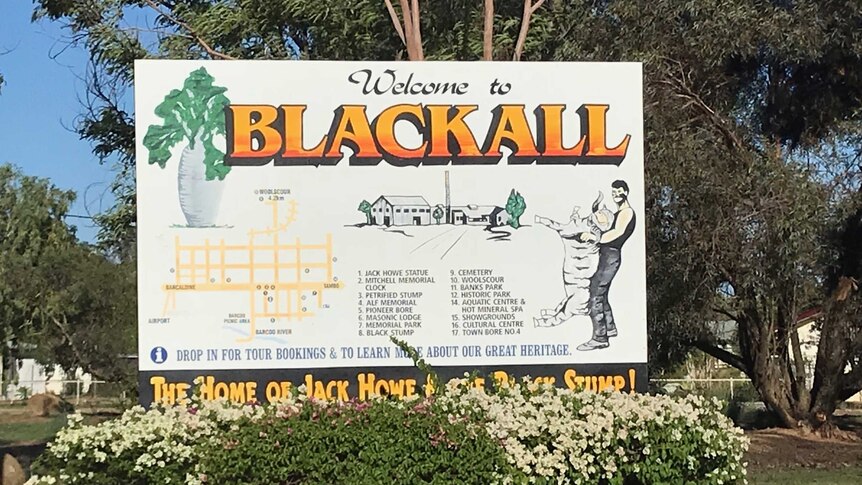 A sign saying 'Welcome to Blackall' in the town of Blackall in western Queensland.
