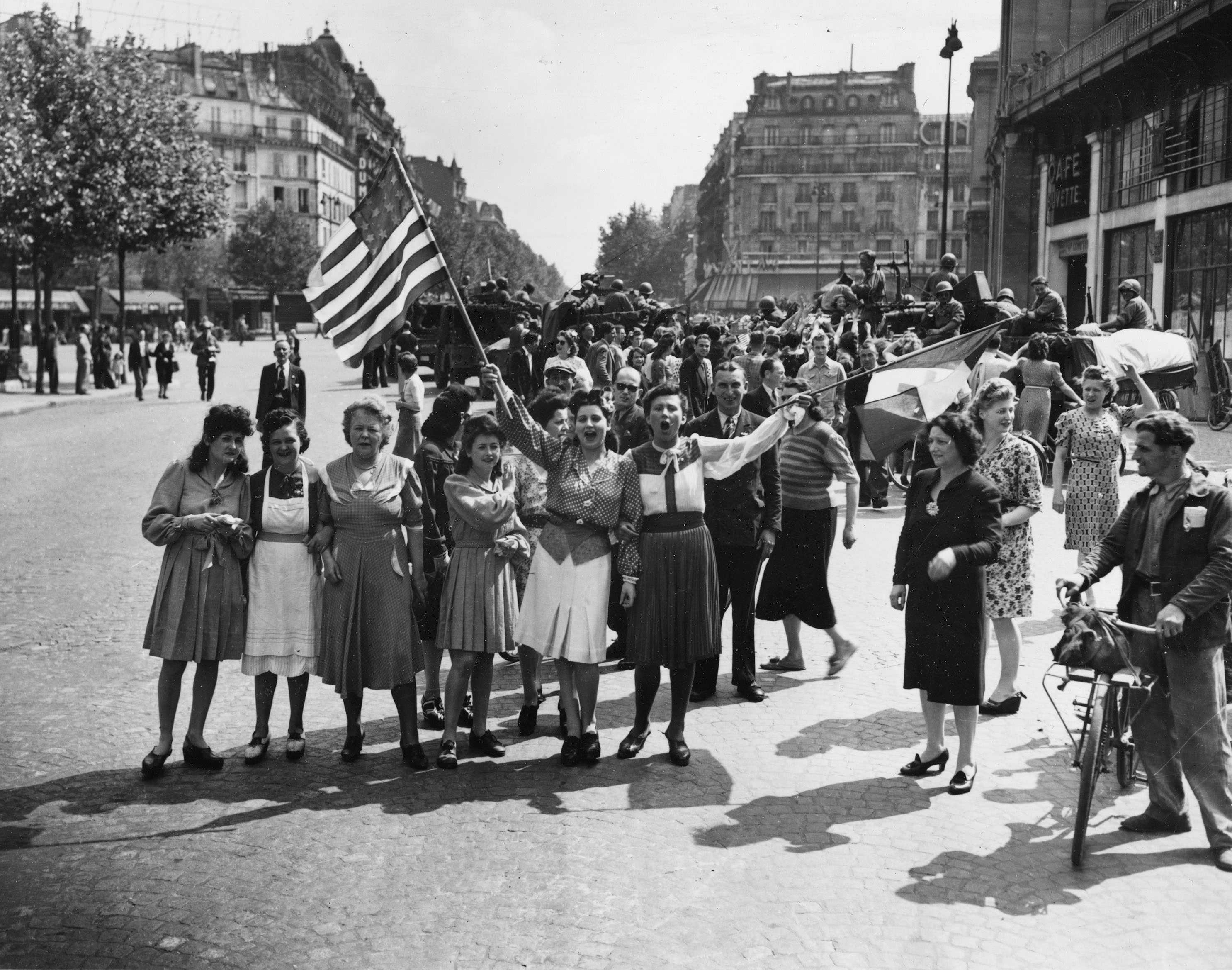 Paris celebrates French Resistance role in liberation from Nazi