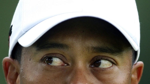 Tiger Woods tells crowd to be quiet