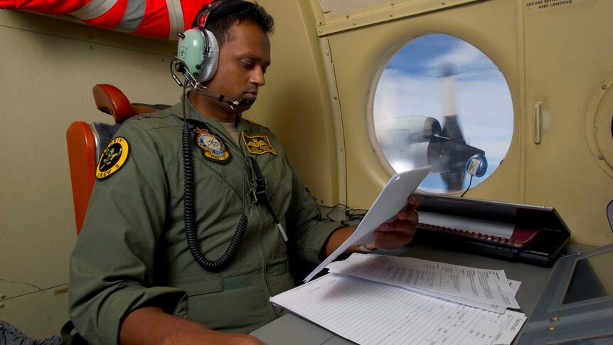 RAAF searches for flight MH370