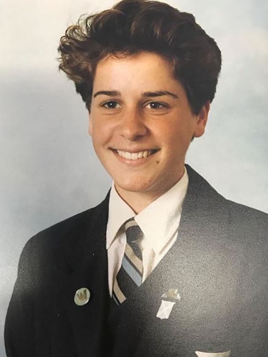 Headshot of Deb Frecklington in her high school uniform.