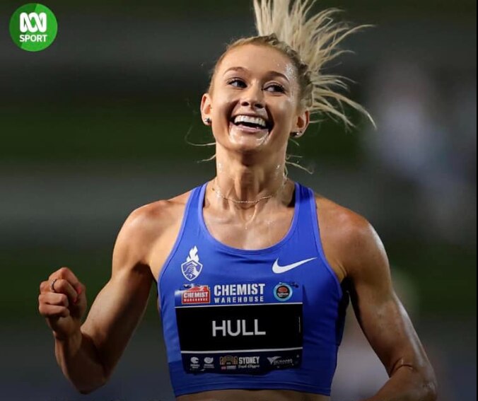 Hull sets blistering pace to set new national record in historic race ...