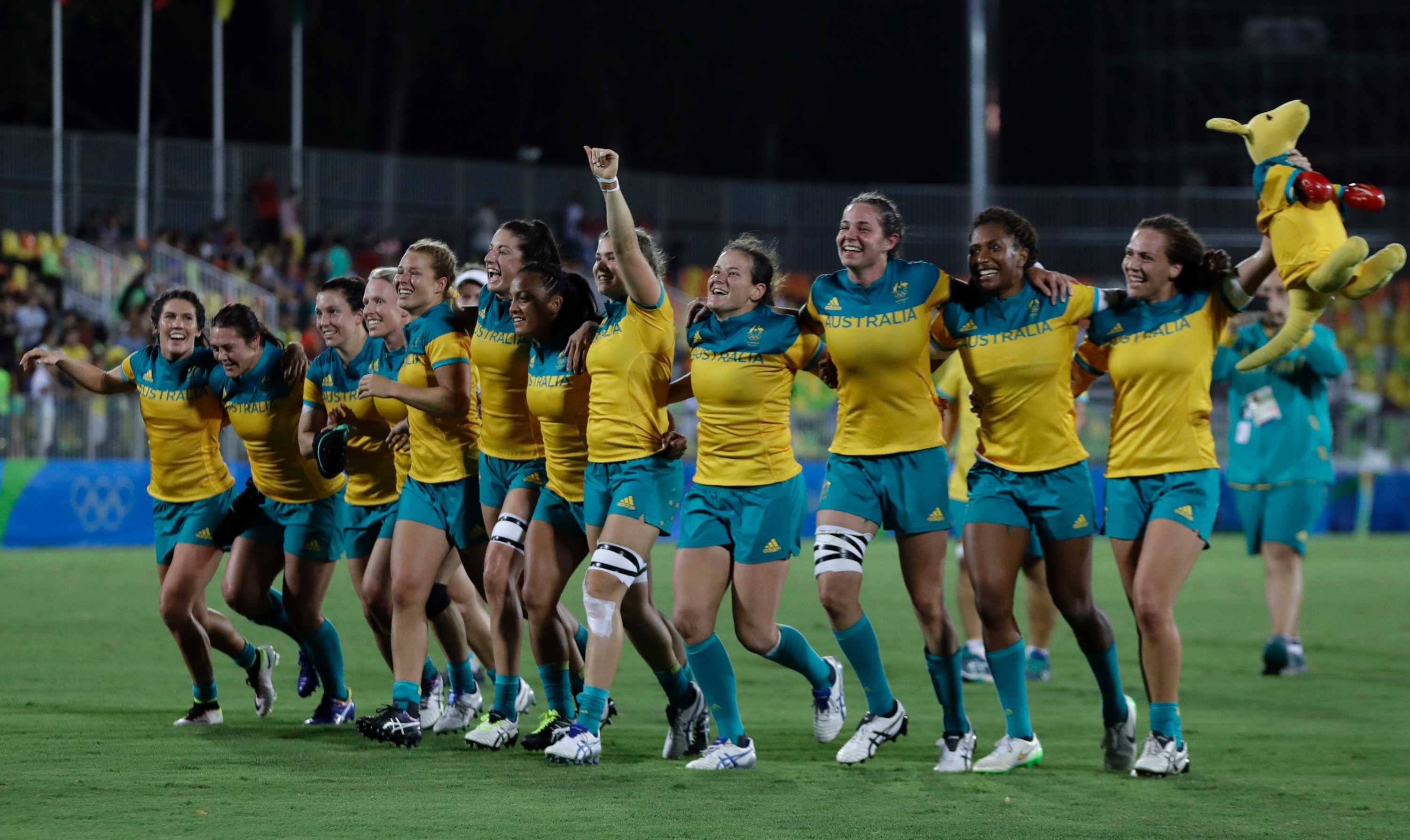 Женский футбол атмосфера. Женский футбол в бразилии. Футболистки австралии. Женская сборная австралии по футболу. Австралия лига а женщины.