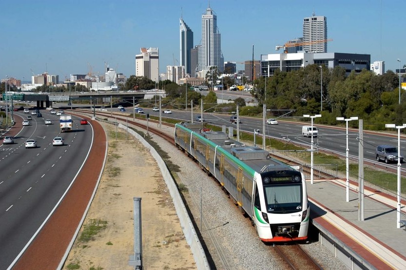 Train pulls into Leederville station