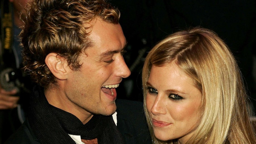 Jude Law and Sienna Miller in 2004